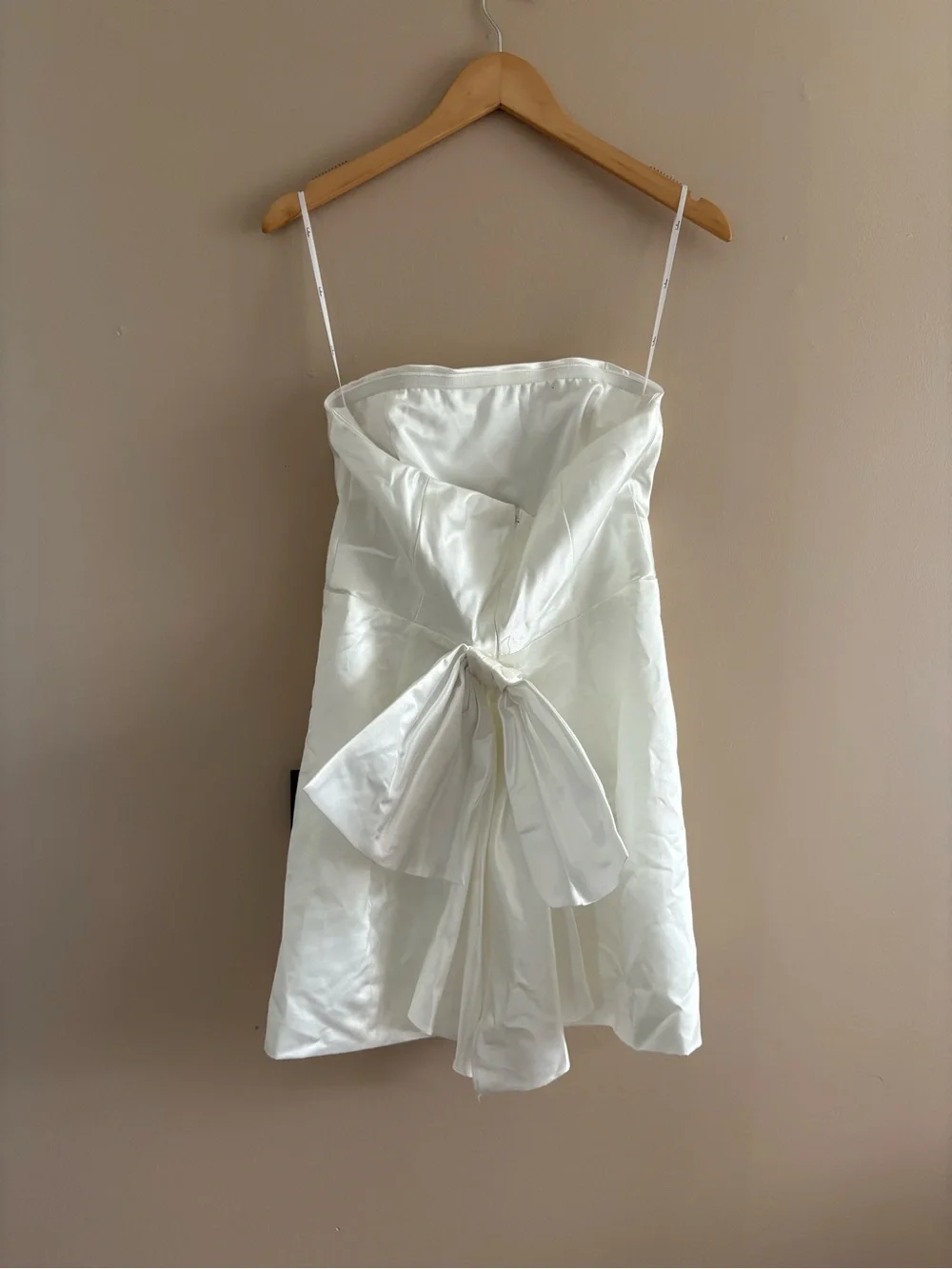 Lulus Soiree Hour White Satin Strapless Bow Mini Dress Size Medium Bachelorette - Picture 4 of 10
